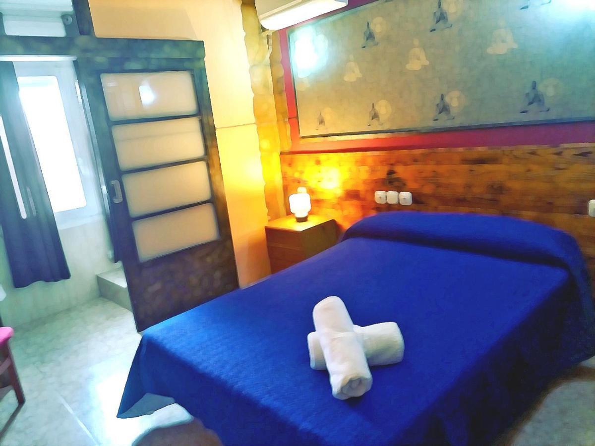 Hostal Isla Cristina Mataró Екстериор снимка