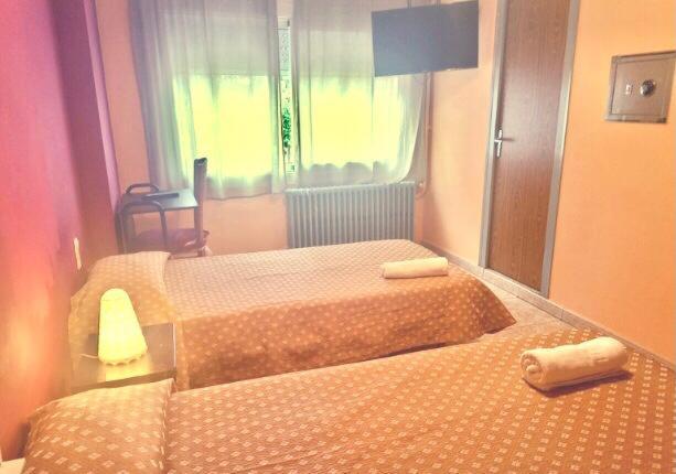Hostal Isla Cristina Mataró Екстериор снимка