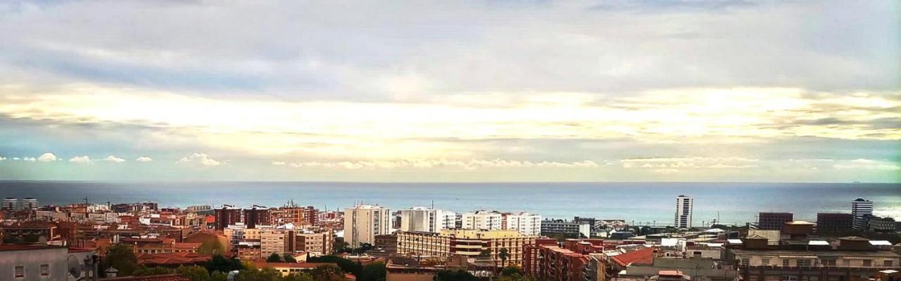 Hostal Isla Cristina Mataró Екстериор снимка